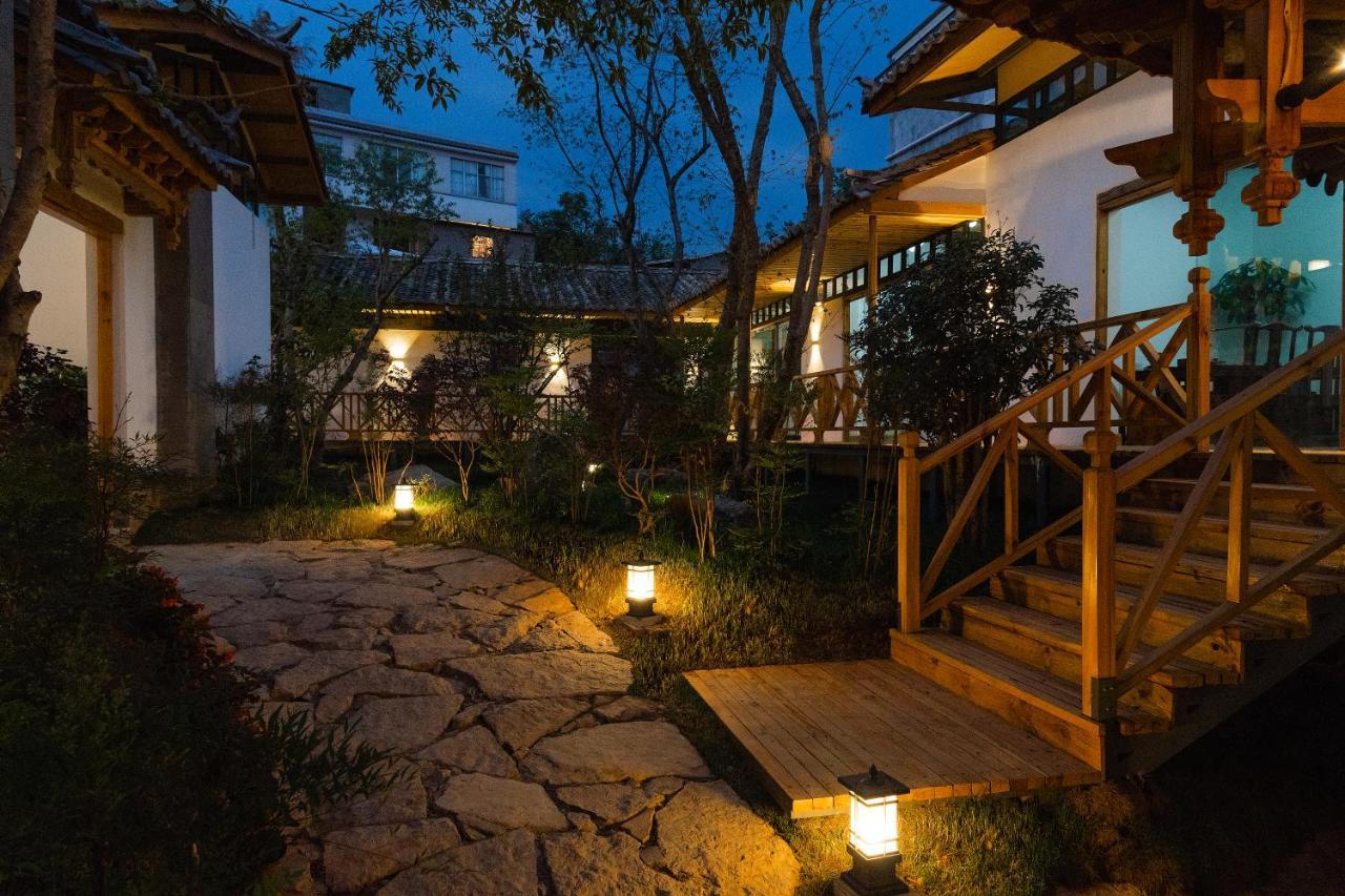 Yuanyan Heyuan Homestay Куньмин Экстерьер фото