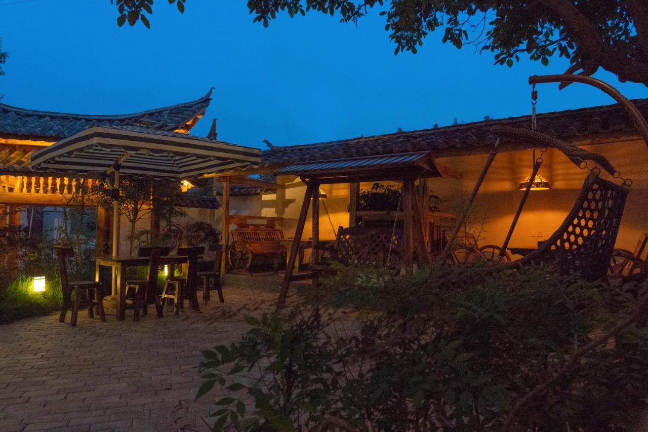 Yuanyan Heyuan Homestay Куньмин Экстерьер фото